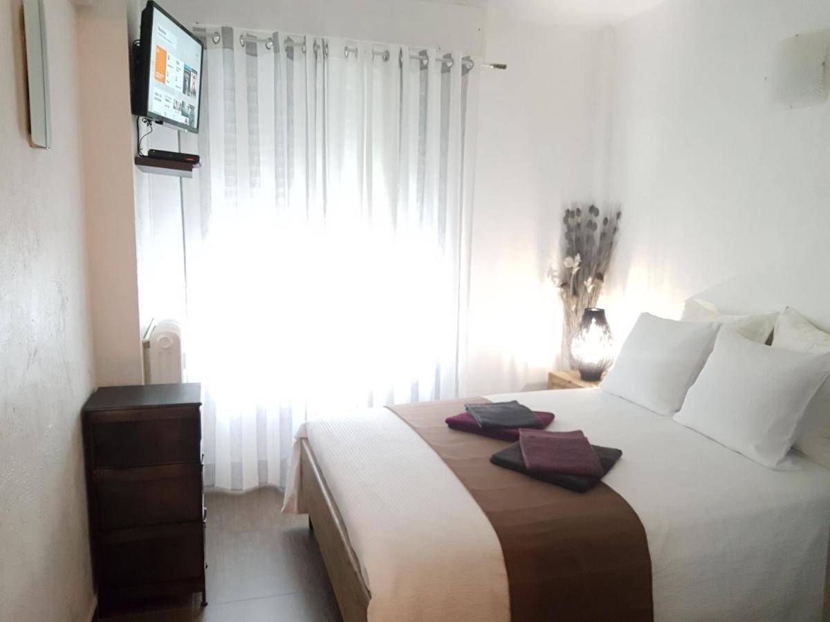 Bed and Breakfast Les Pieds Dans L'Eau Niza Exterior foto