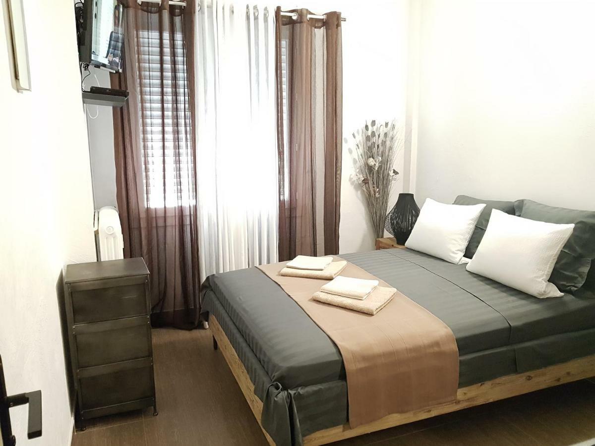 Bed and Breakfast Les Pieds Dans L'Eau Niza Exterior foto